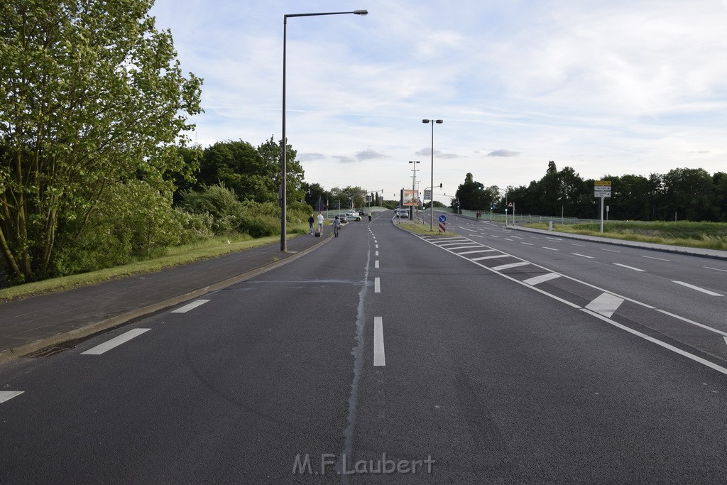 Schwerer Motorrad Unfall Feldkassel Robert Boschstr Edsel Fordstr P023.JPG - Miklos Laubert